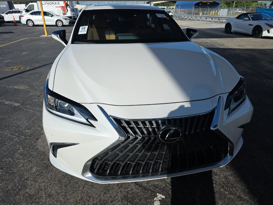 Used 2024 Lexus ES 350 w/ Premium Package FWD image 3
