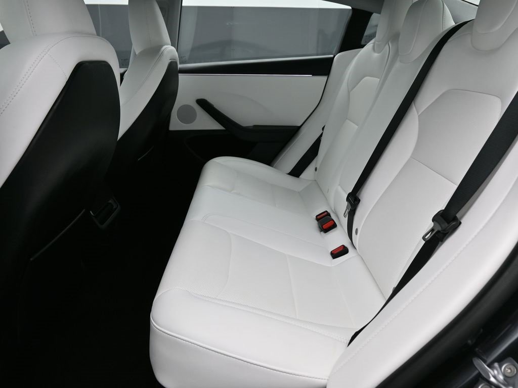 Used 2025 Tesla Model 3 Long Range image 15