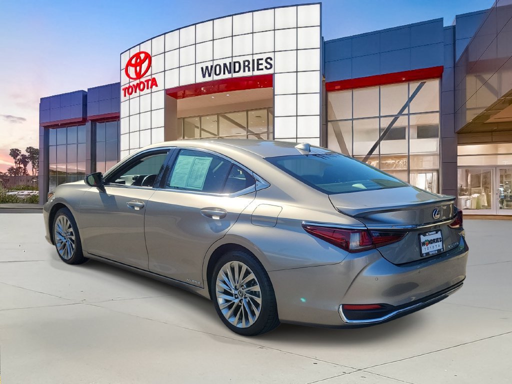 Used 2020 Lexus ES 300h w/ Accessory Package 2 FWD image 6