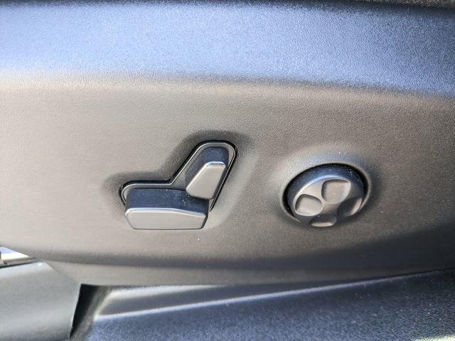 Used 2023 Chrysler Pacifica Touring-L FWD image 23