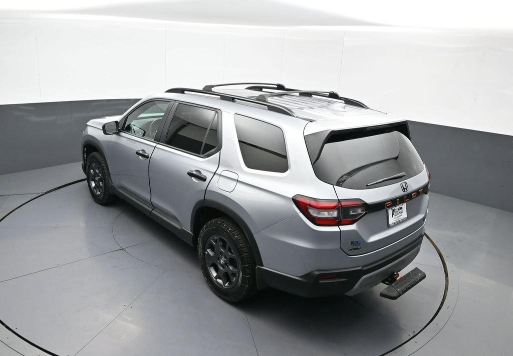Used 2025 Honda Pilot TrailSport image 42