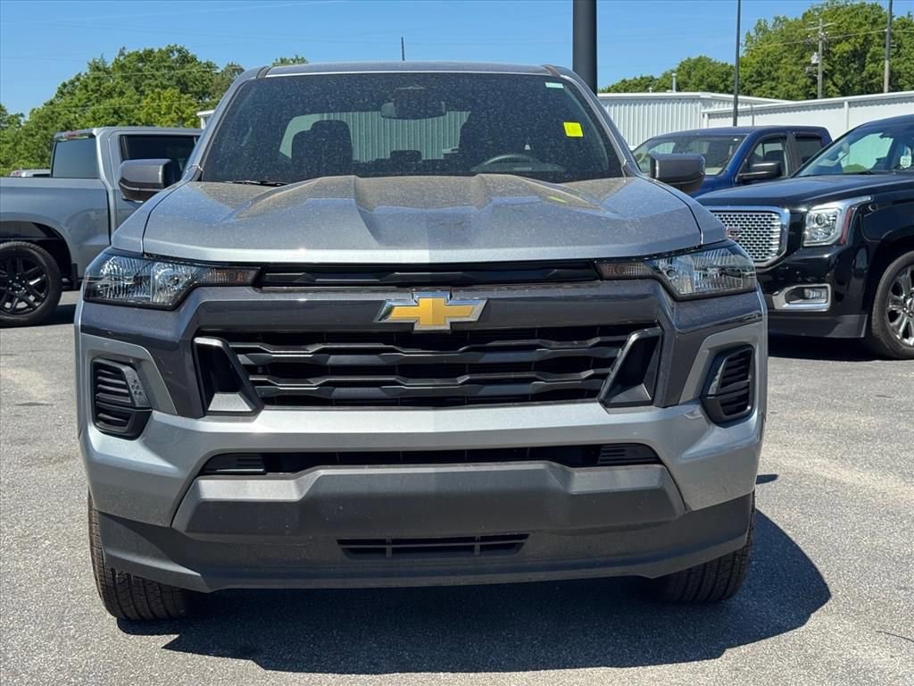 Used 2024 Chevrolet Colorado LT RWD image 8