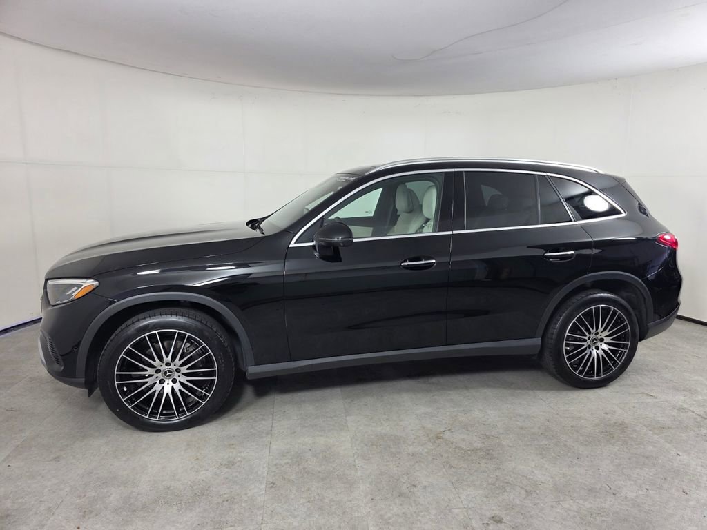 Certified 2025 Mercedes-Benz GLC 300 image 7