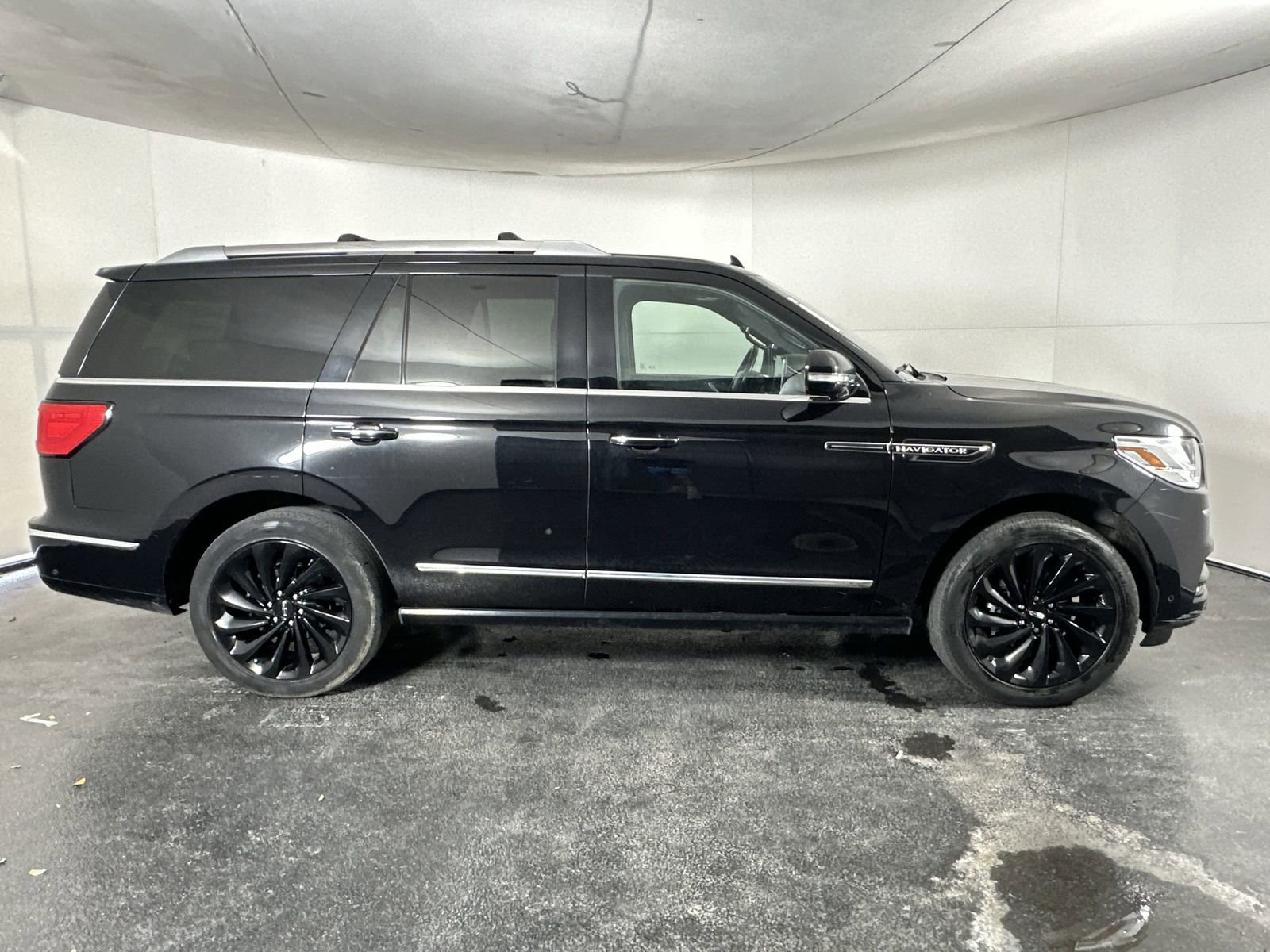 Used 2020 Lincoln Navigator Reserve w/ Equipment Group 208A Reserve image 13