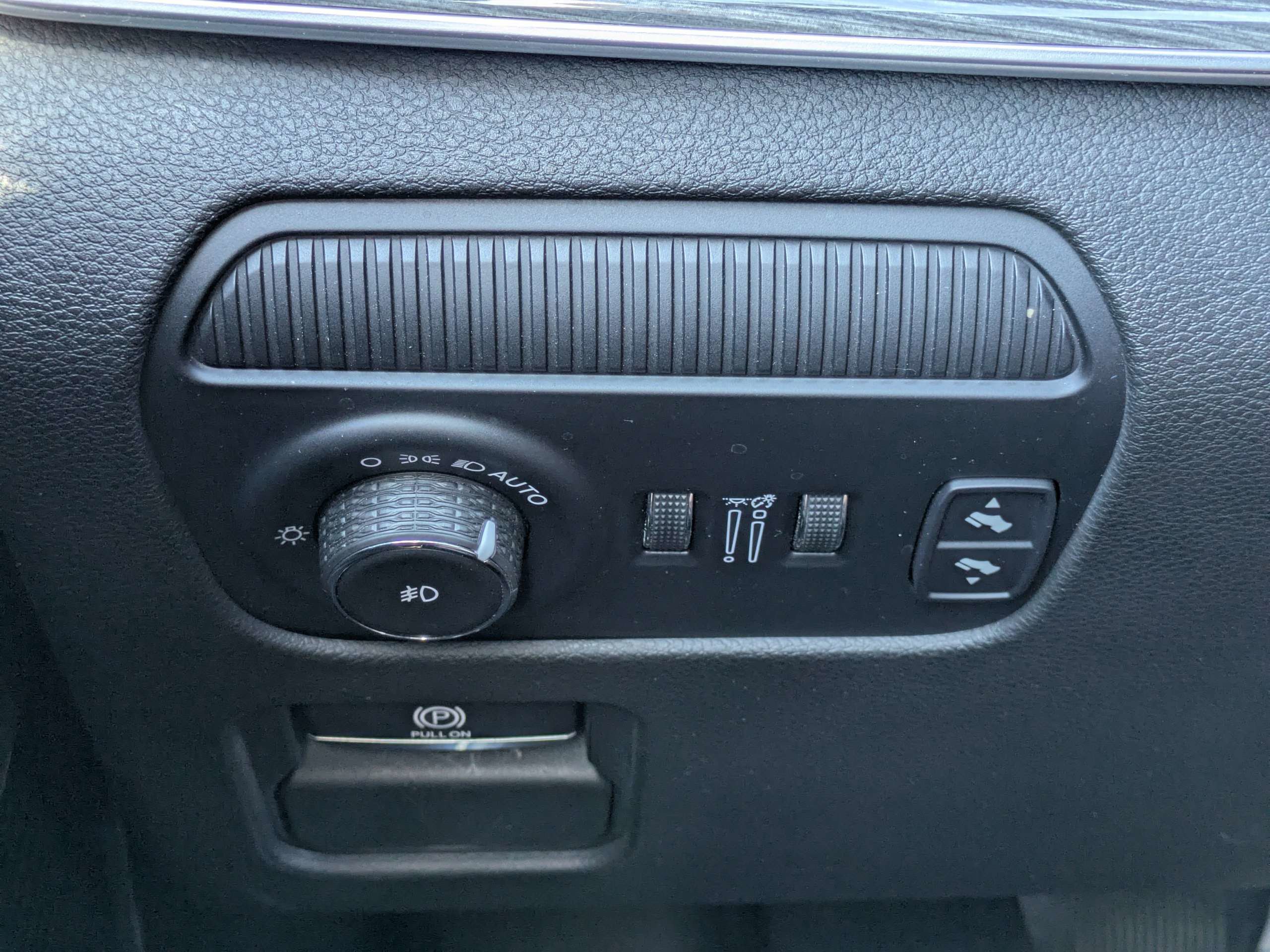 Used 2022 Jeep Wagoneer Series III w/ Rear Seat Video Group 1 AWD/4WD image 24