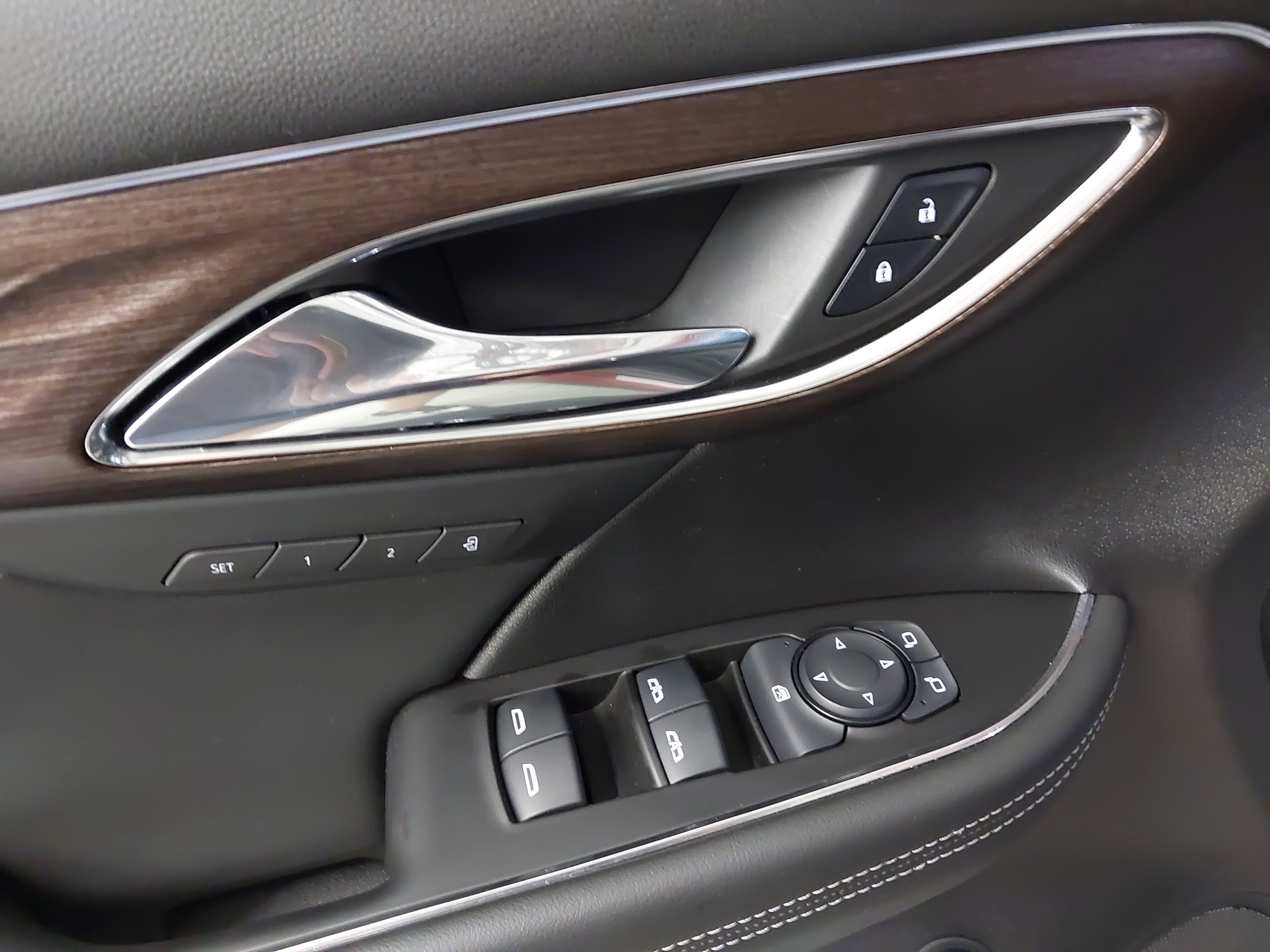 Used 2023 Buick Envision Avenir AWD/4WD image 26