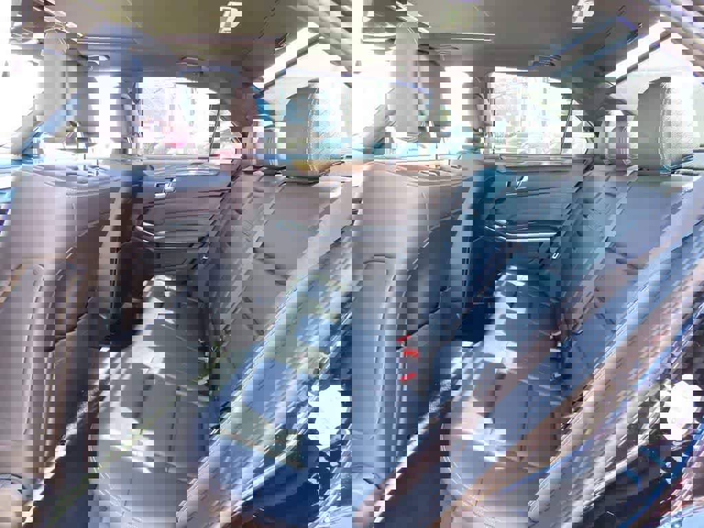 Used 2015 Mercedes-Benz E 350 Sedan image 13