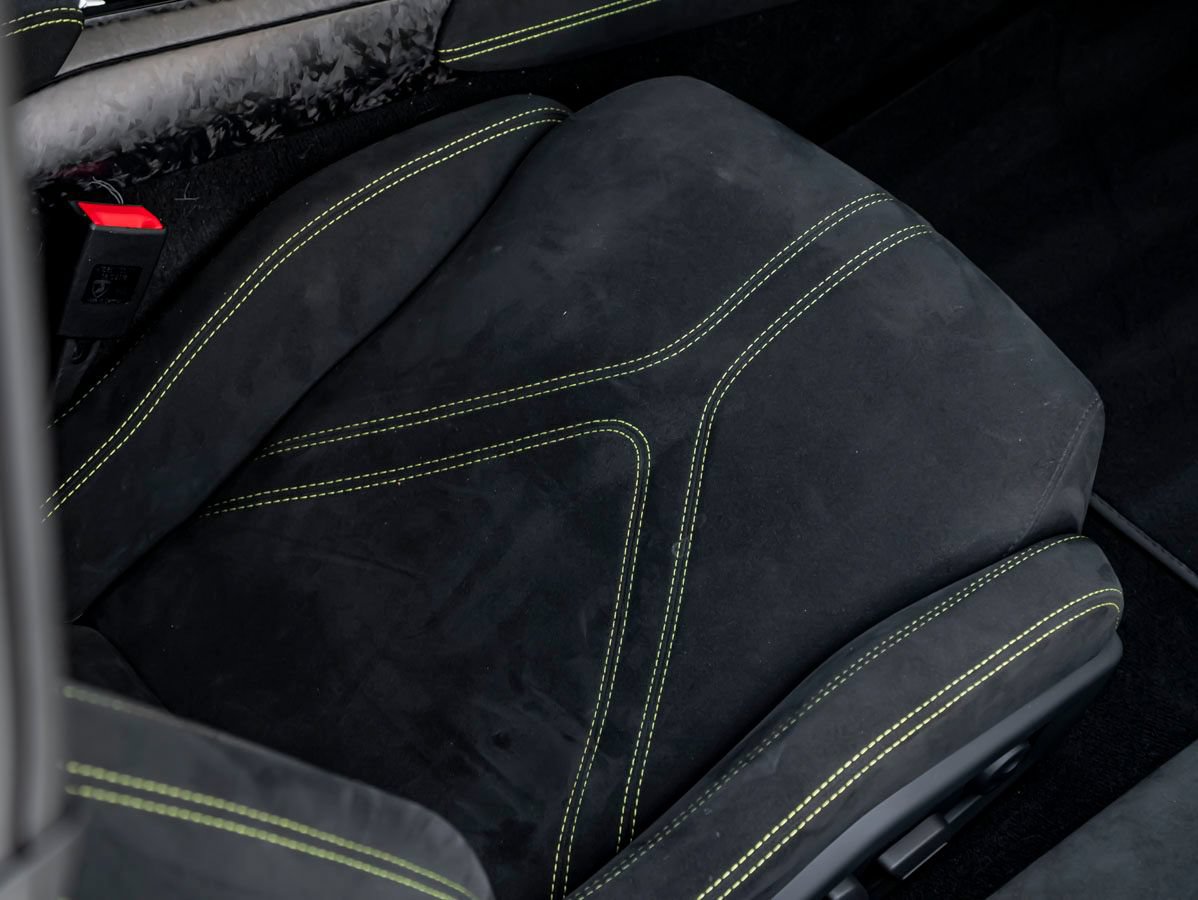 Used 2019 Lamborghini Huracan Performante AWD/4WD image 32