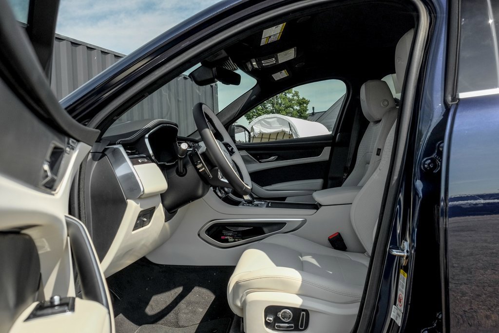 New 2026 Jaguar F-PACE R-Dynamic S image 10