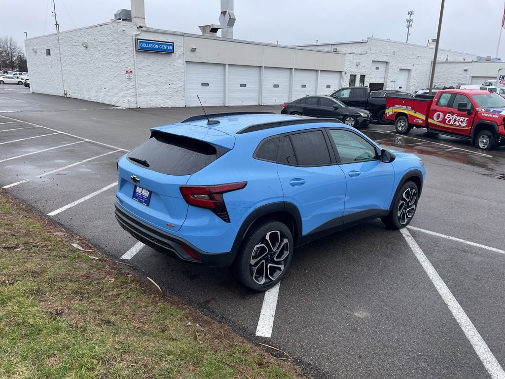 Used 2024 Chevrolet Trax RS w/ Sunroof Package image 5