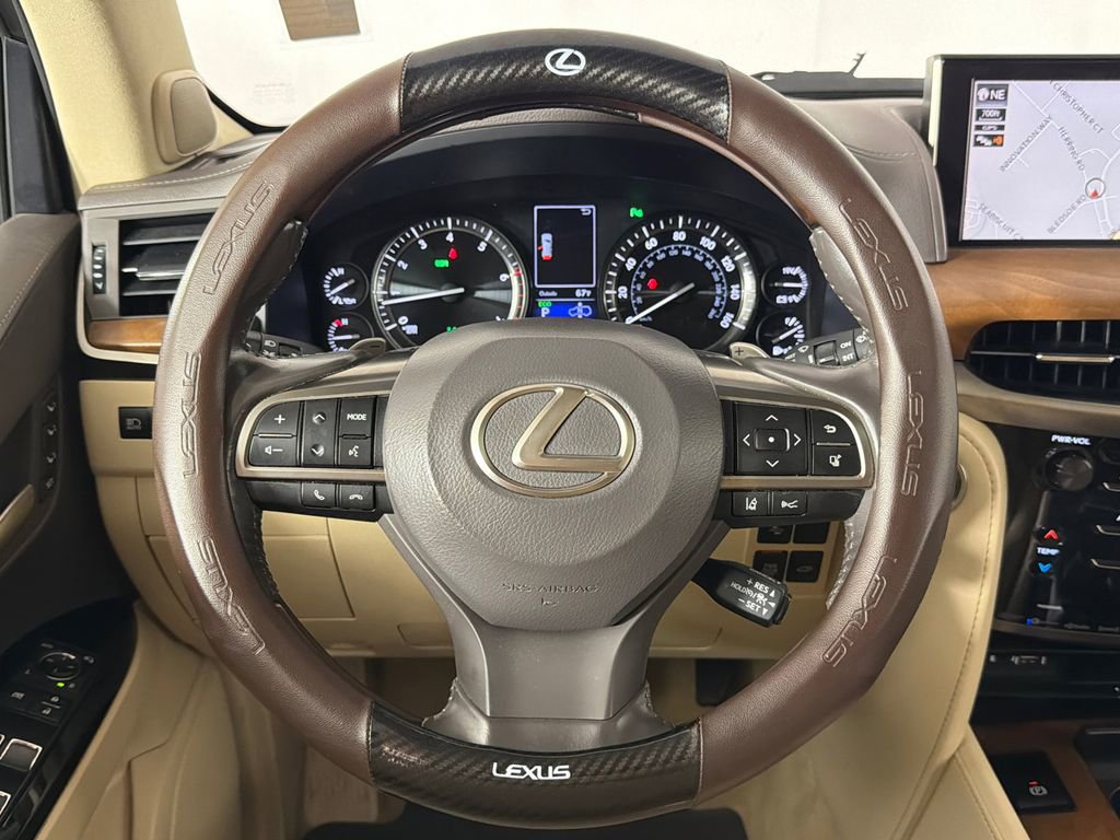 Used 2019 Lexus LX 570 4WD w/ Luxury Package image 27