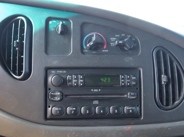 Used 2005 Ford E-150 and Econoline 150 RWD image 19