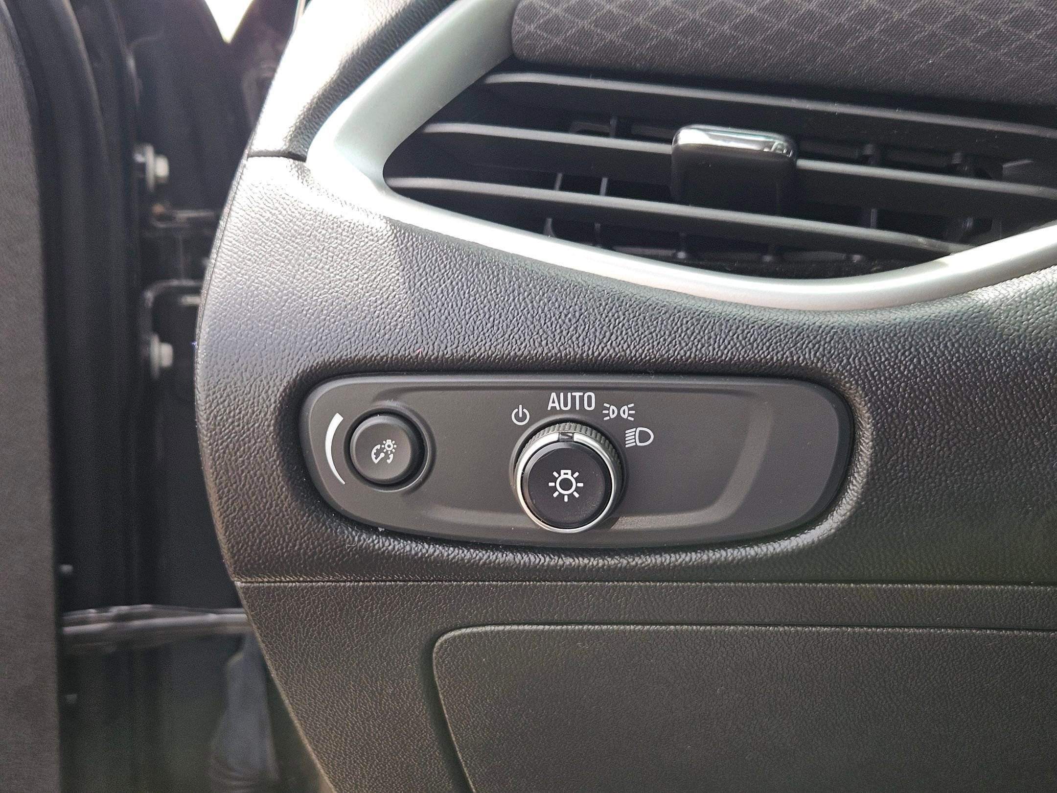 Used 2022 Chevrolet Malibu LT FWD image 16