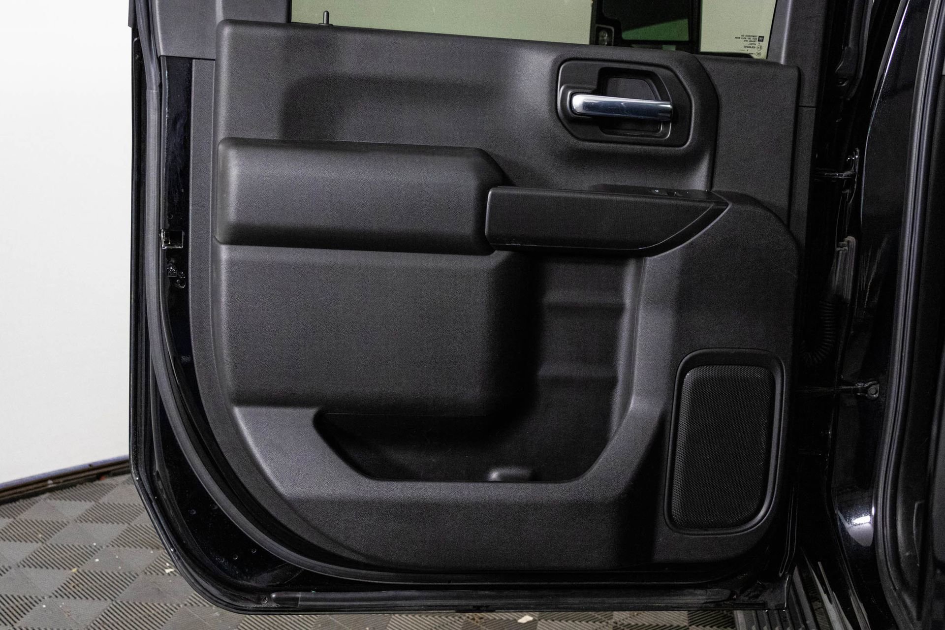 Used 2020 Chevrolet Silverado 2500 Custom w/ Custom Value Package image 32