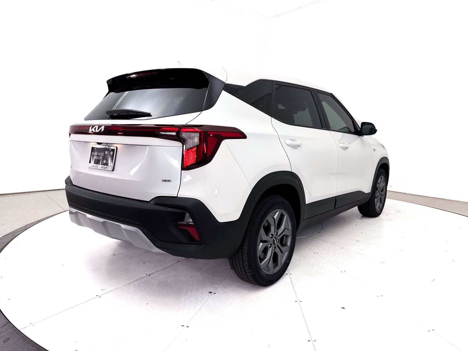 Certified 2024 Kia Seltos LX AWD/4WD image 17