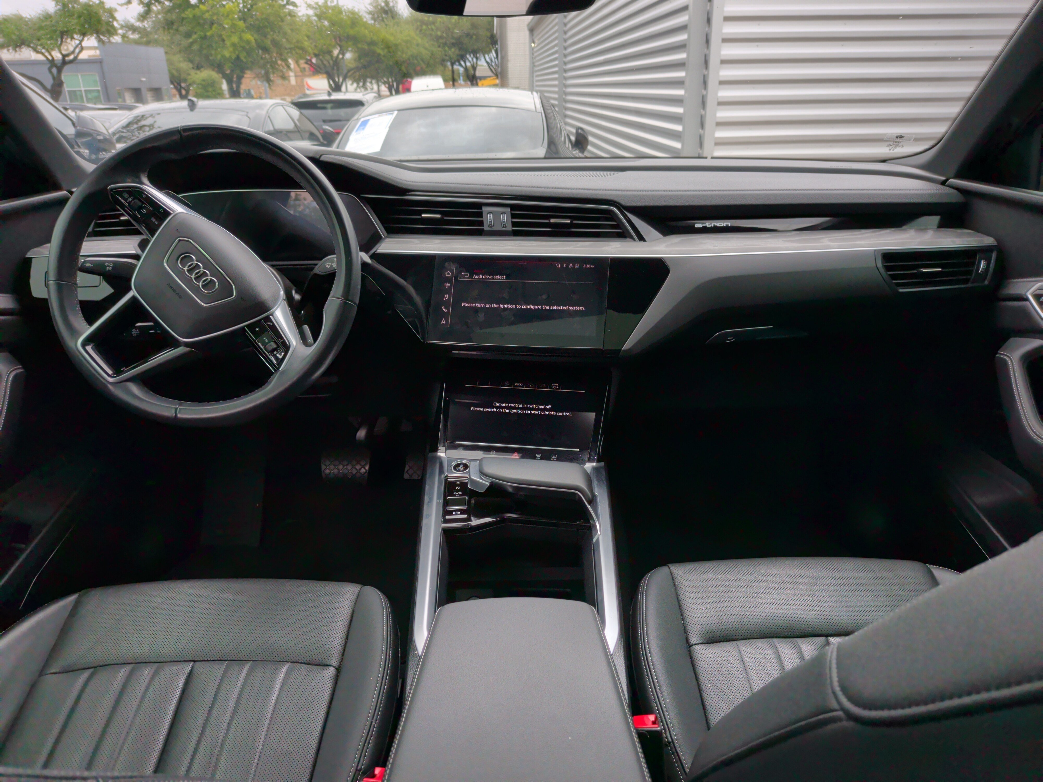 Used 2024 Audi Q8 e-tron Premium Plus AWD/4WD image 30