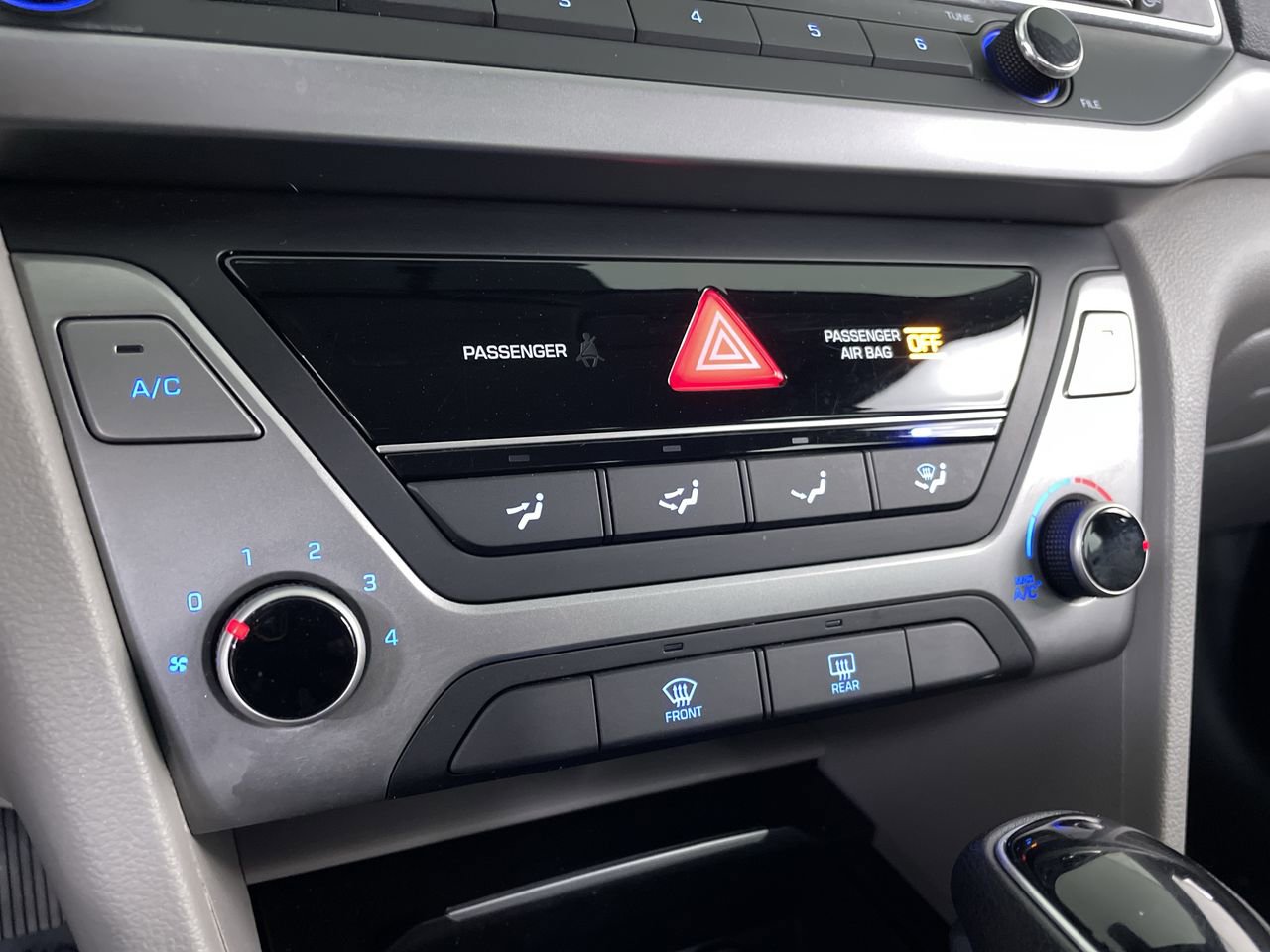 Used 2018 Hyundai Elantra SE FWD image 15