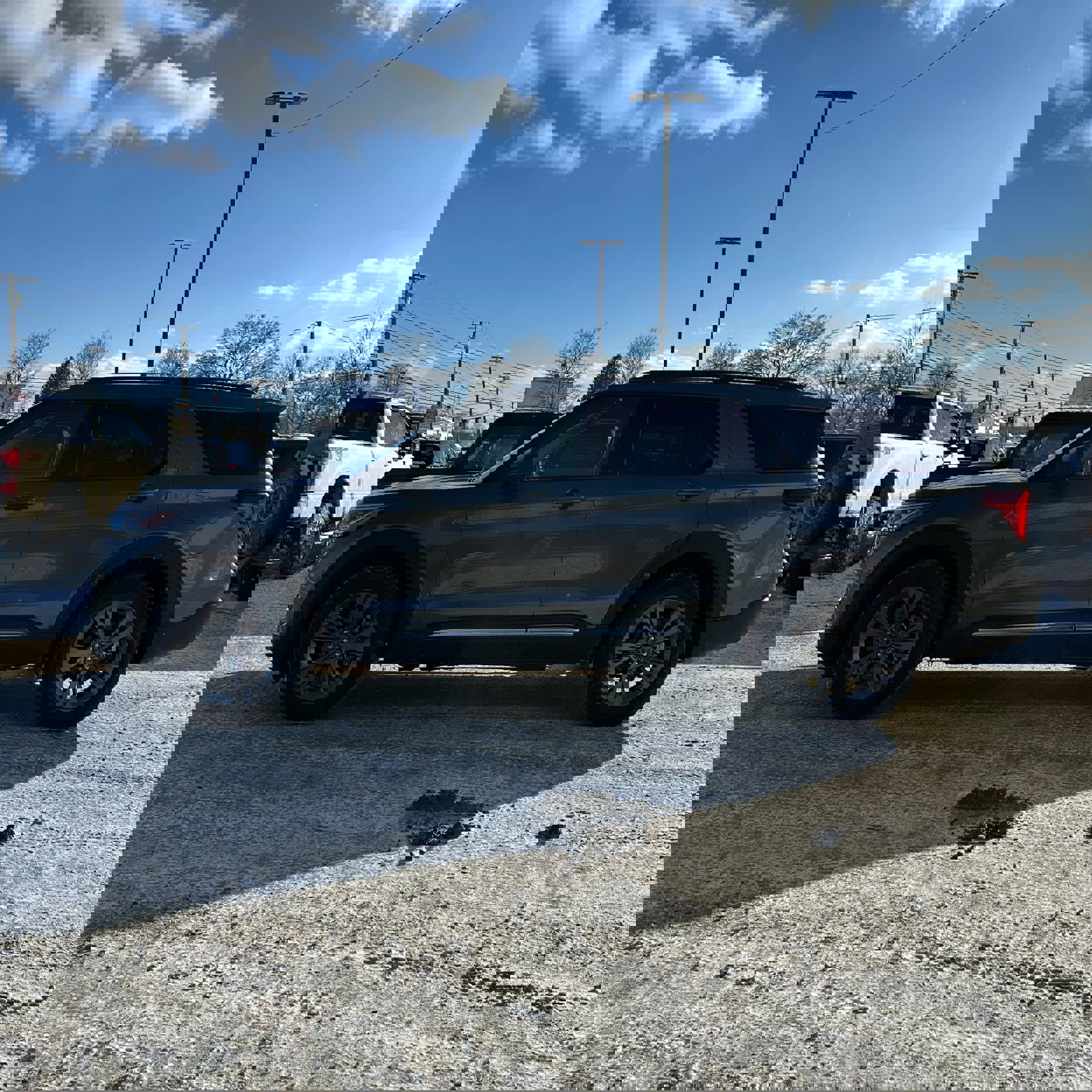 Used 2025 Ford Explorer Active w/ Active Comfort Package image 6