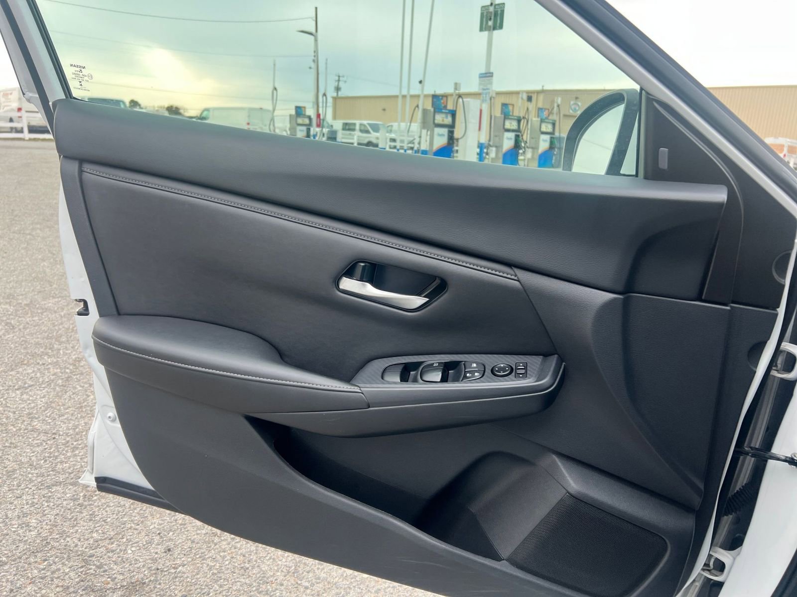Used 2024 Nissan Sentra SV FWD image 18