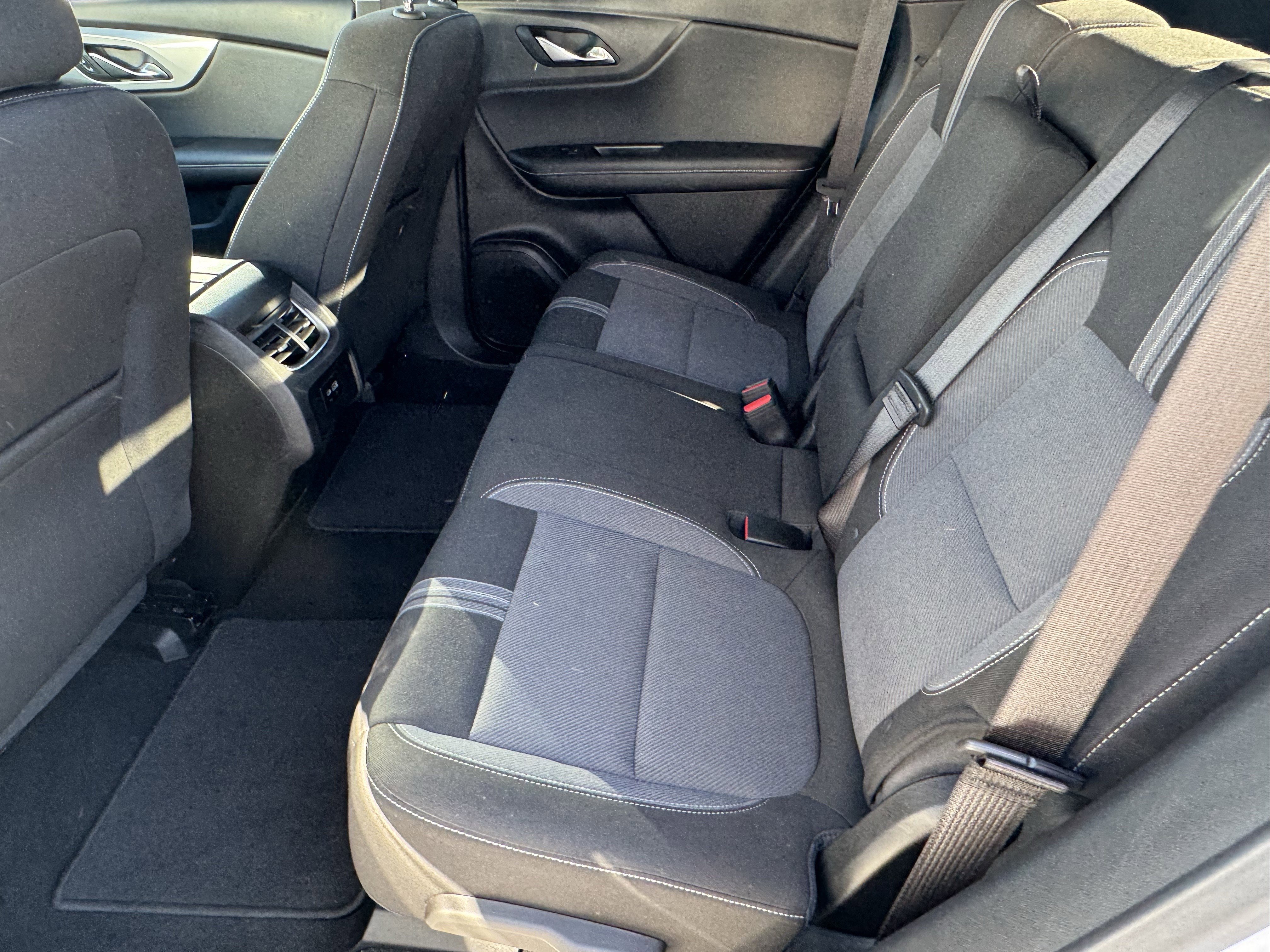 Used 2025 Chevrolet Blazer LT image 11