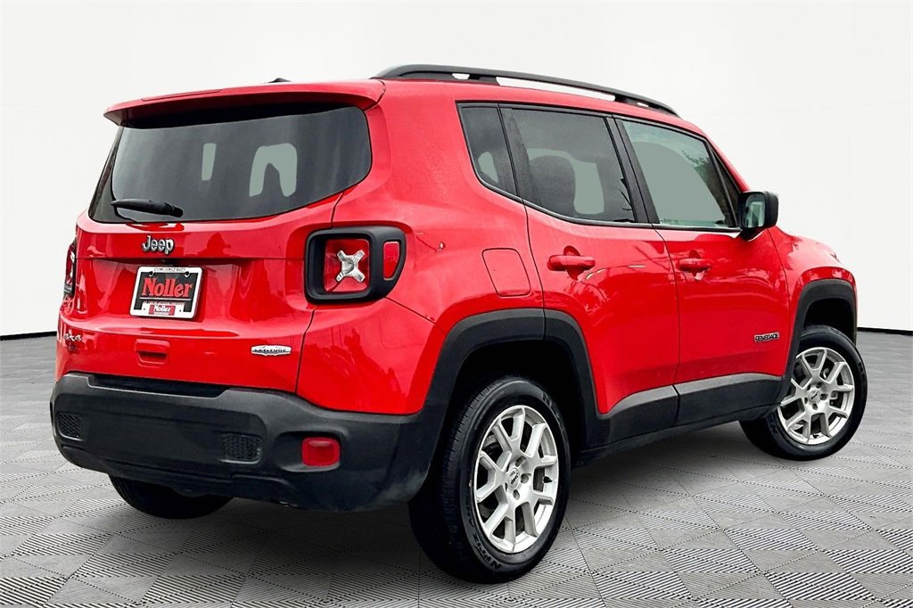 Used 2022 Jeep Renegade Latitude image 2