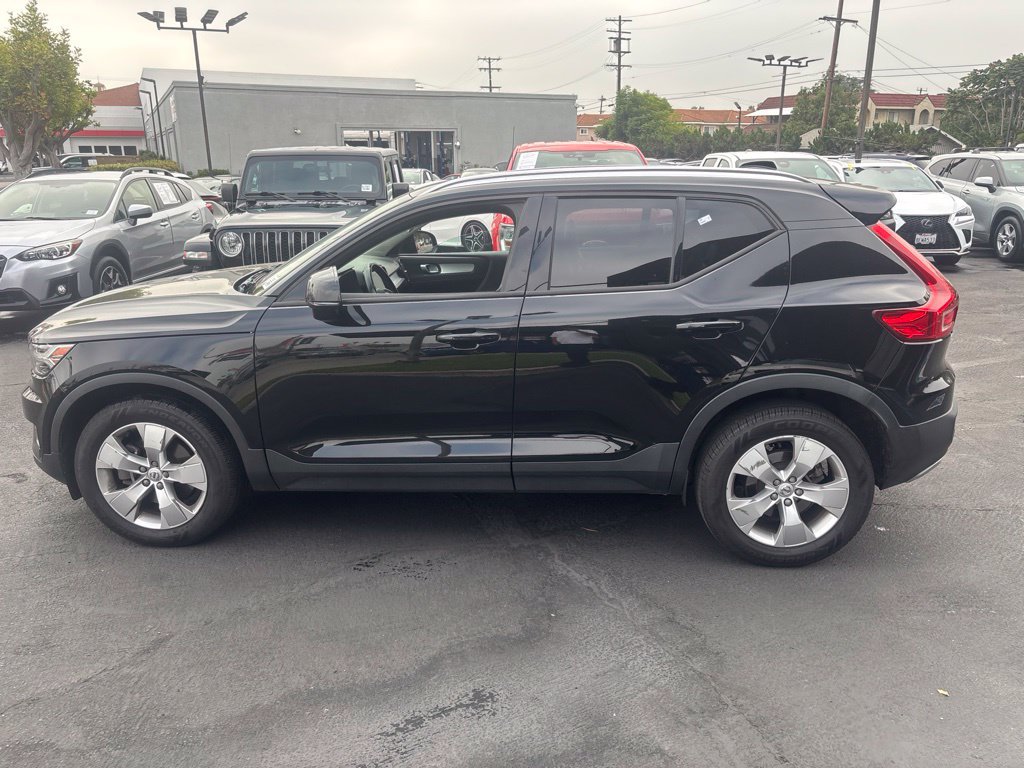 Used 2020 Volvo XC40 T5 Momentum AWD/4WD image 7