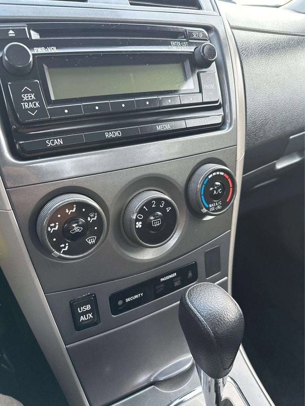 Used 2012 Toyota Corolla S image 30