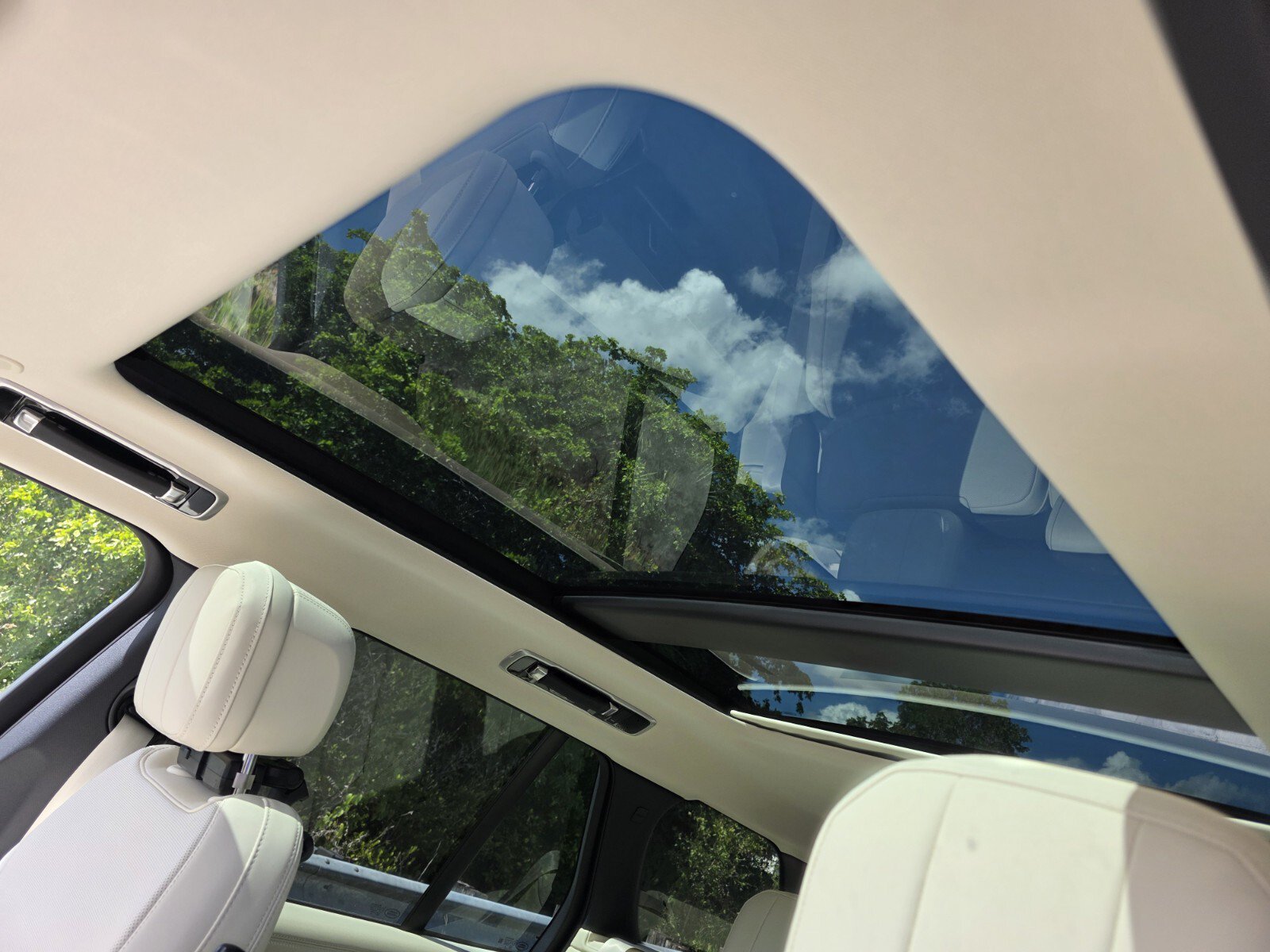 New 2027 Land Rover Range Rover SE AWD/4WD image 12