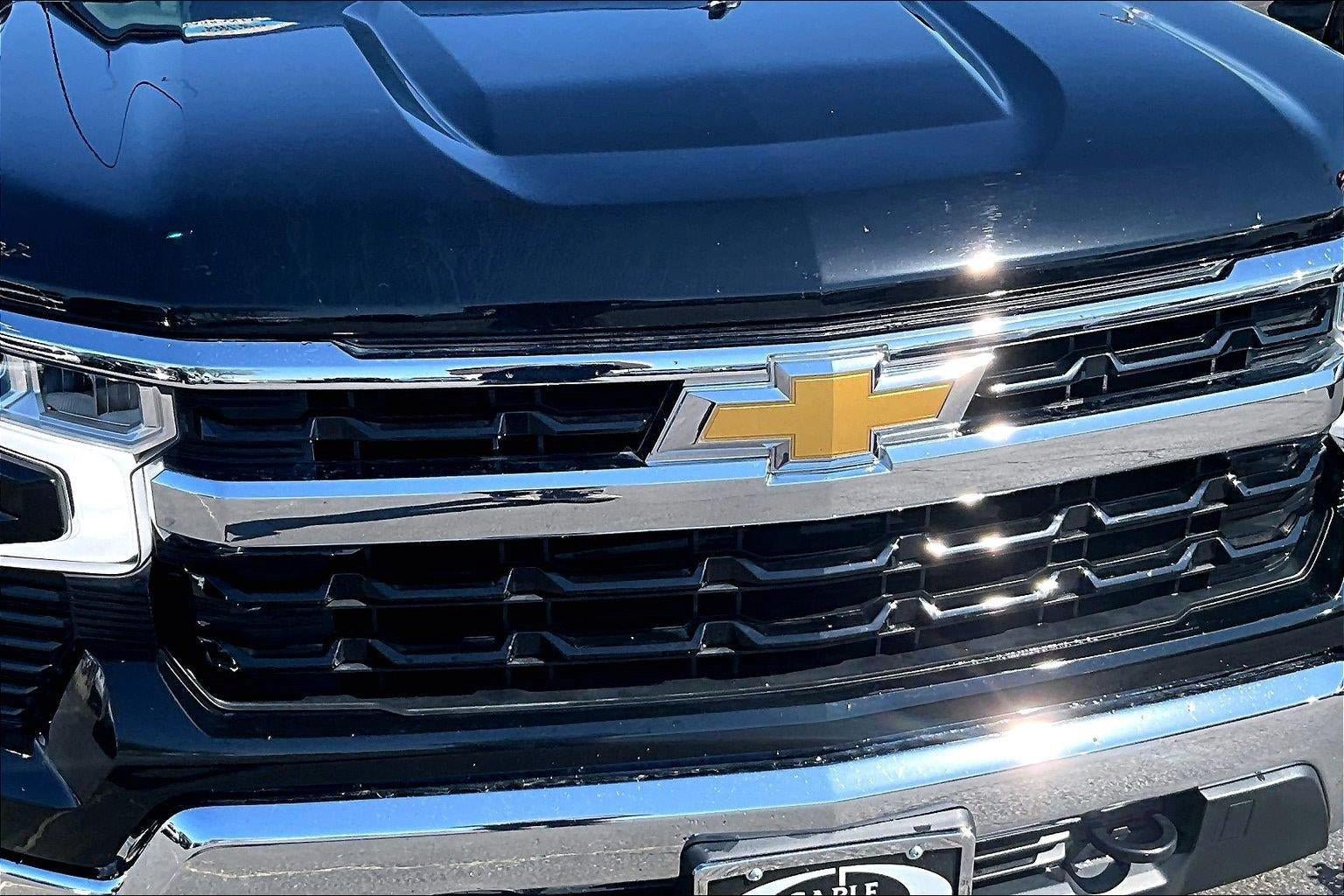 Used 2023 Chevrolet Silverado 1500 LT AWD/4WD image 30