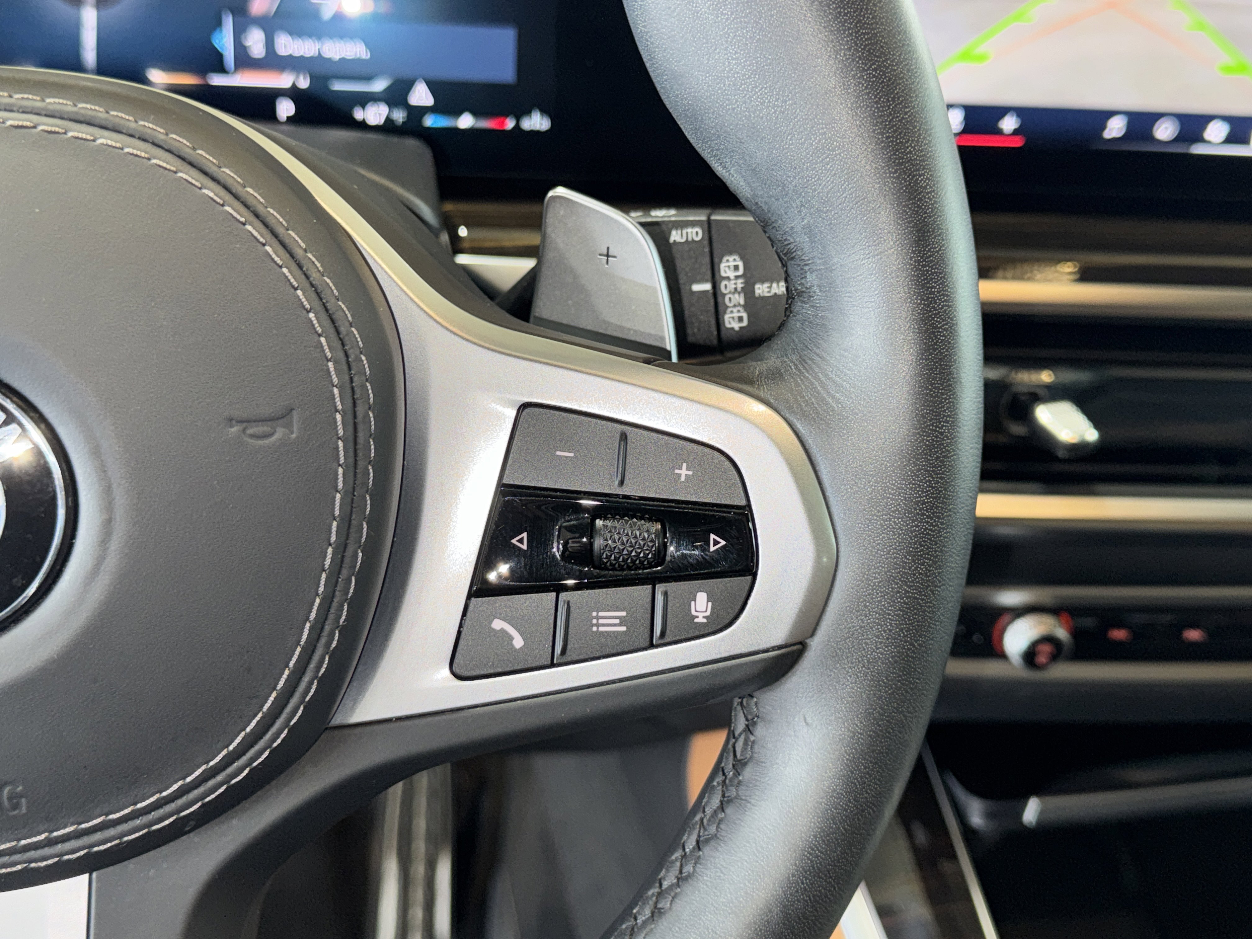 Used 2025 BMW X5 xDrive40i w/ M Sport Package image 23