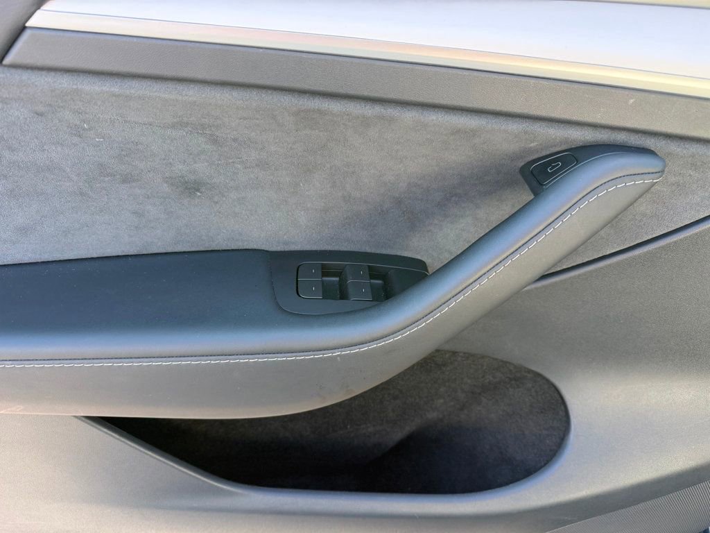 Used 2023 Tesla Model Y Long Range image 22