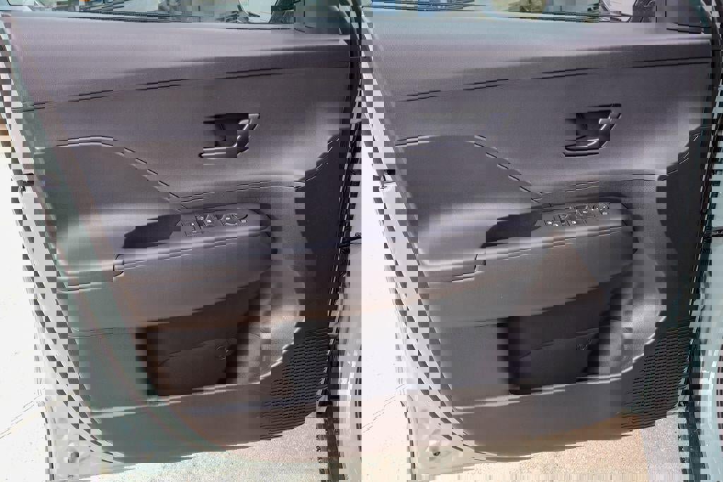 New 2026 Hyundai Kona SE image 11