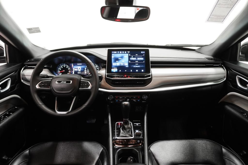 Certified 2025 Jeep Compass Limited w/ Sun & Sound Group image 7