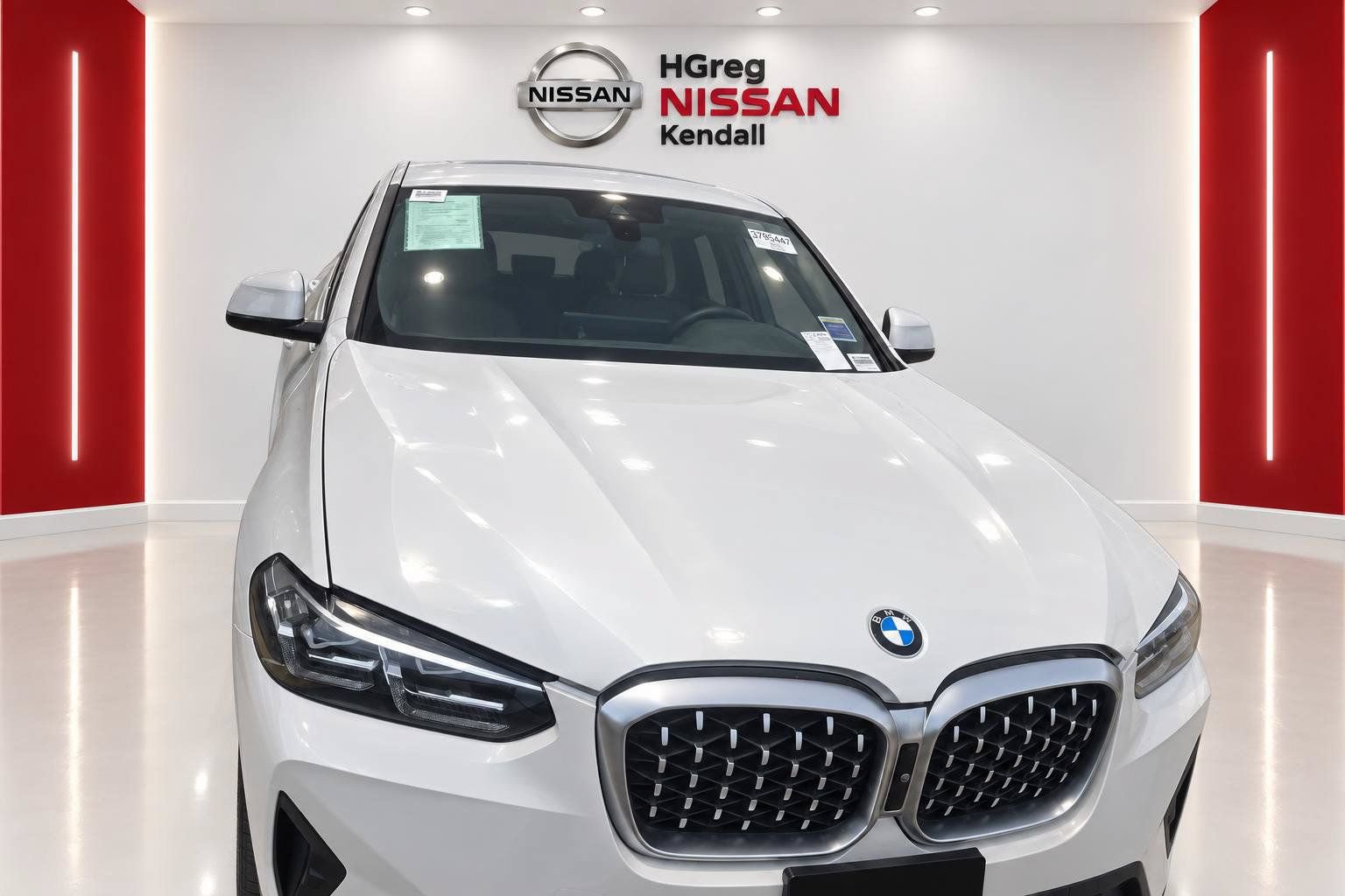 Used 2022 BMW X4 xDrive30i w/ Parking Assistance Package AWD/4WD image 5