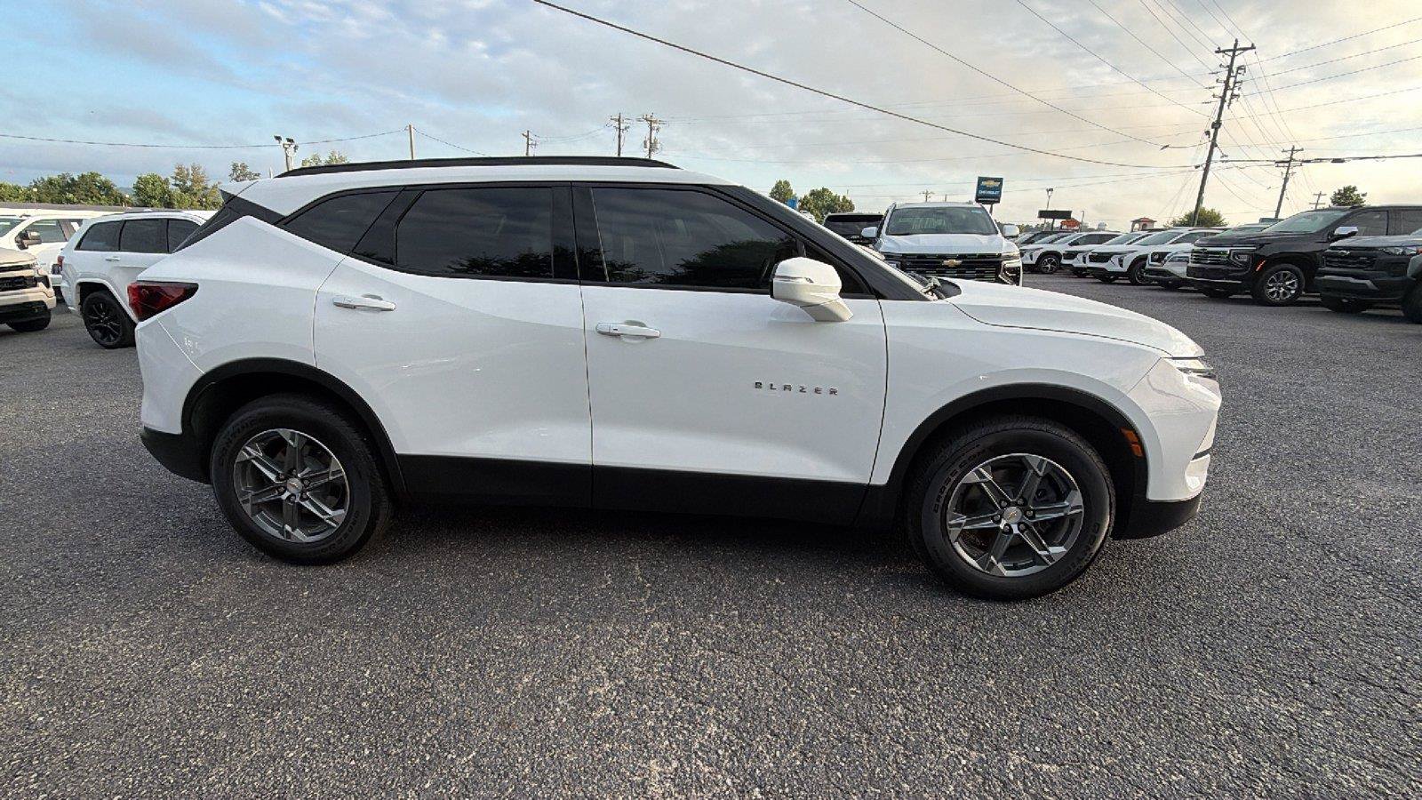 Used 2024 Chevrolet Blazer LT FWD image 8