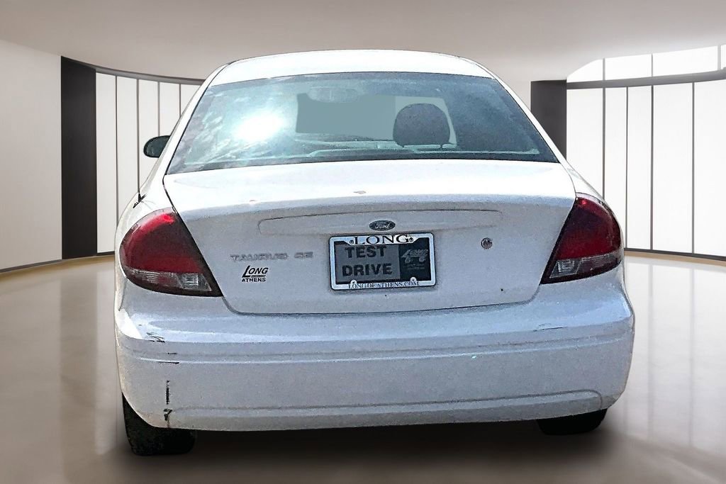 Used 2007 Ford Taurus SE FWD image 4
