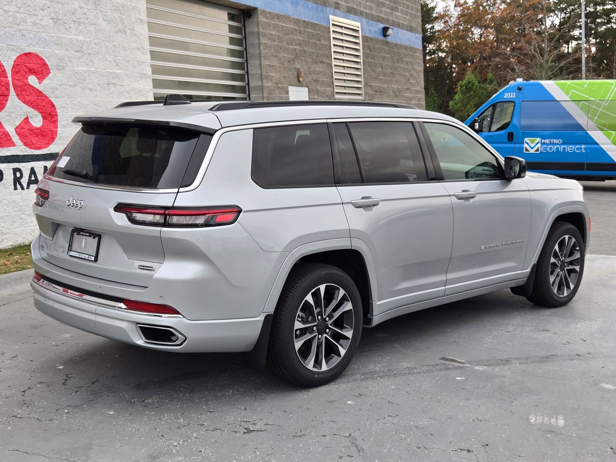 New 2025 Jeep Grand Cherokee L Overland image 7