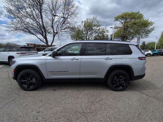 Used 2024 Jeep Grand Cherokee L Altitude AWD/4WD image 6