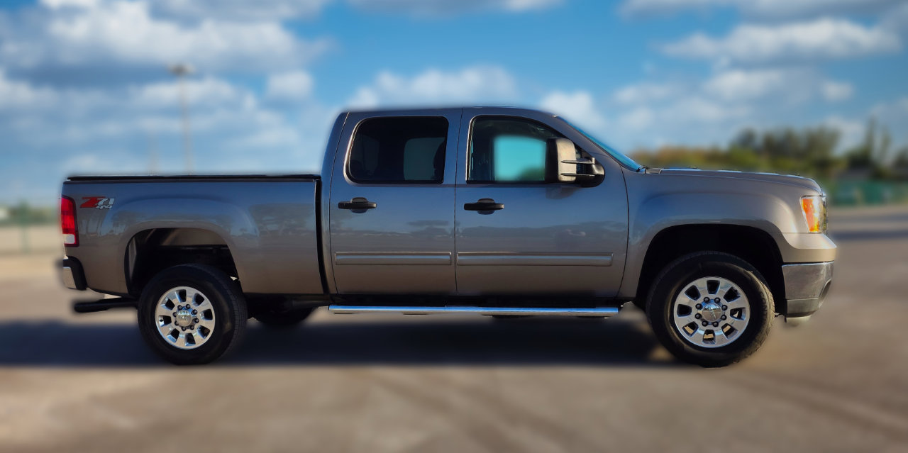 Used 2013 GMC Sierra 2500 SLE w/ SLE Preferred Package image 4