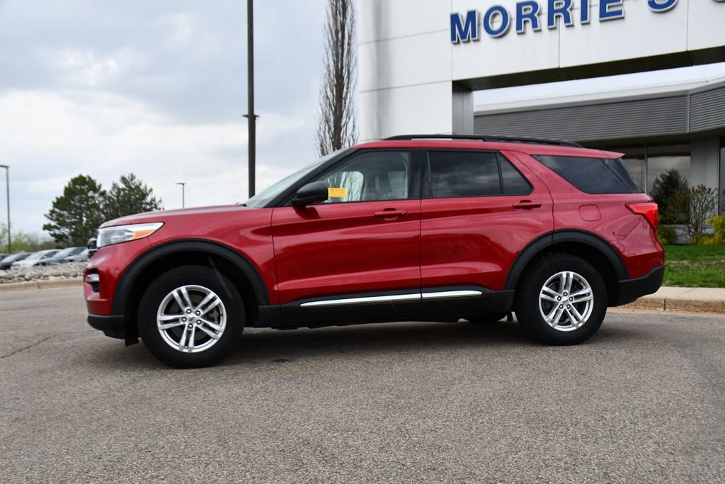 Used 2023 Ford Explorer XLT w/ Equipment Group 202A AWD/4WD image 2