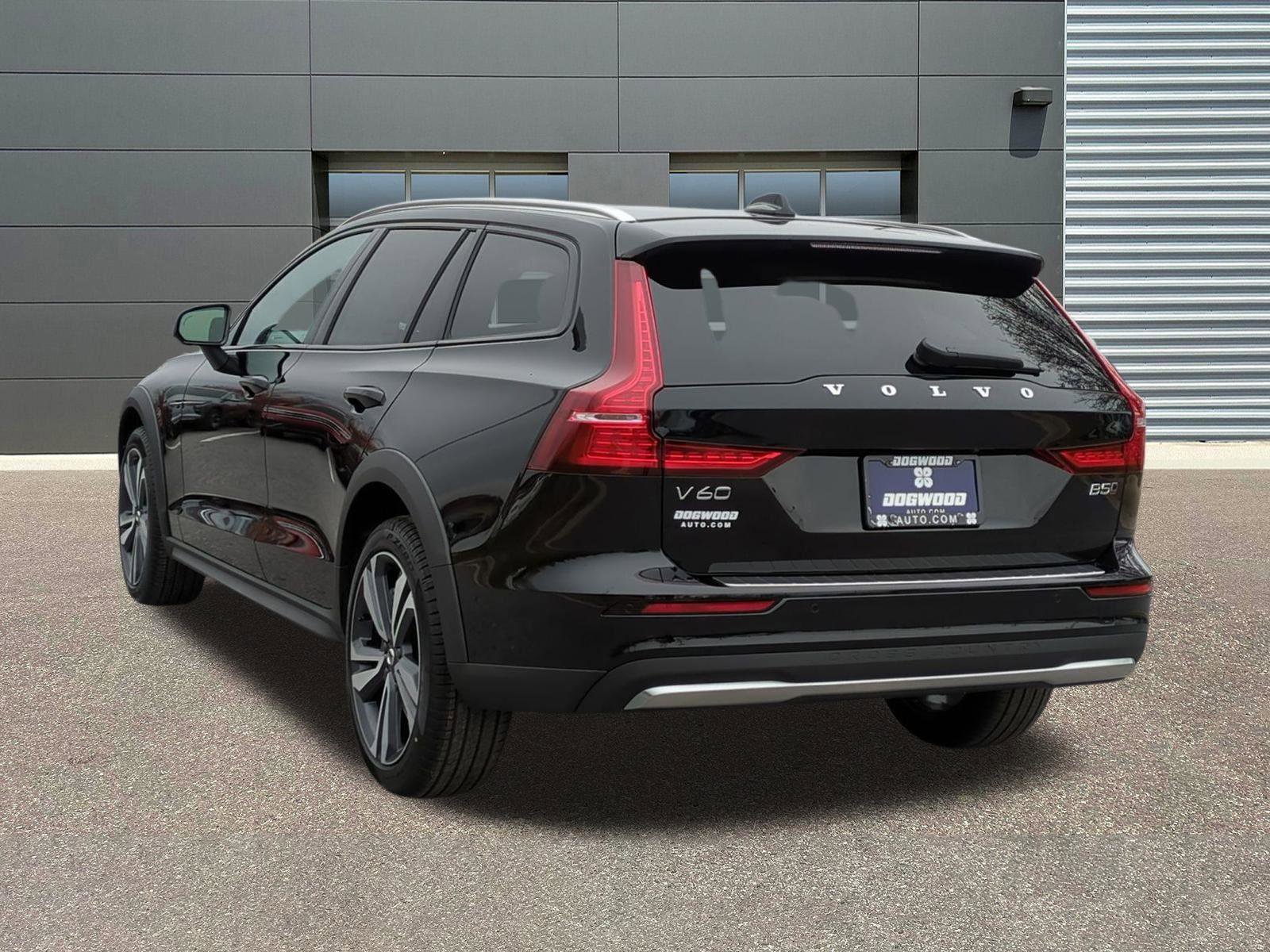 New 2026 Volvo V60 B5 Cross Country Plus w/ Protection Package Premier AWD/4WD image 5