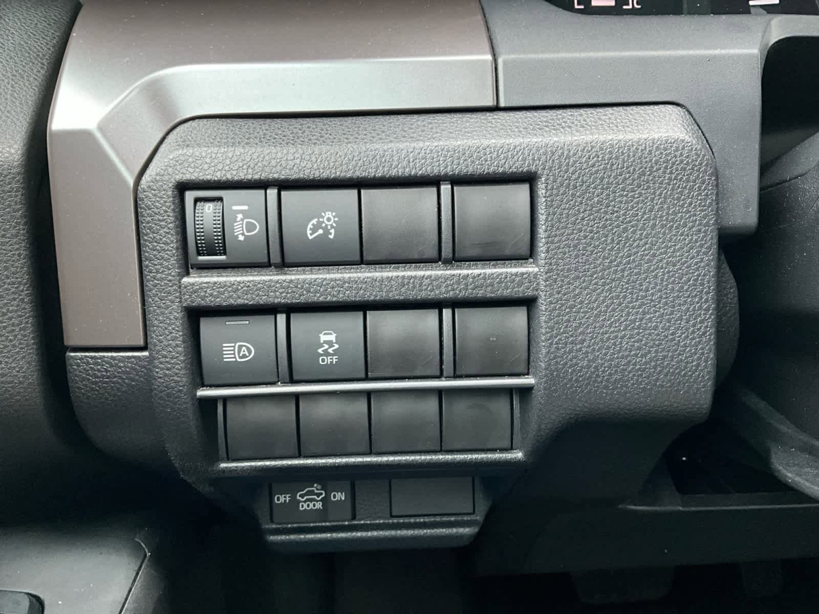 Used 2024 Toyota Tacoma SR5 AWD/4WD image 19