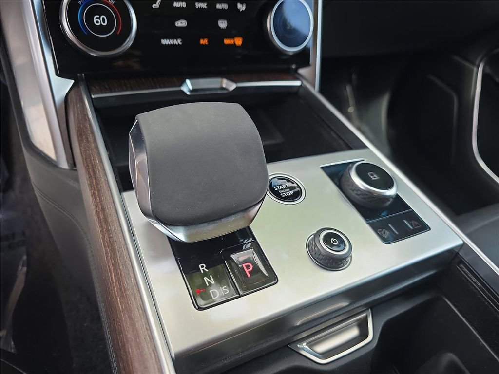 Used 2023 Land Rover Range Rover SE image 19
