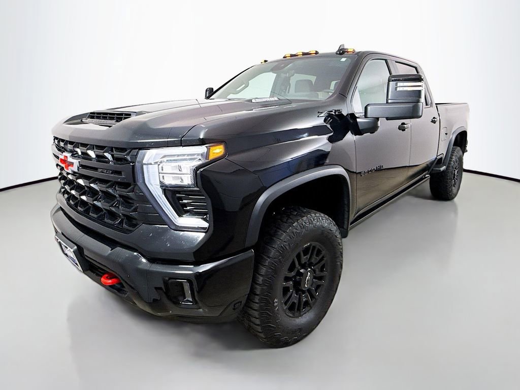 Used 2024 Chevrolet Silverado 2500 ZR2 w/ Technology Package image 3