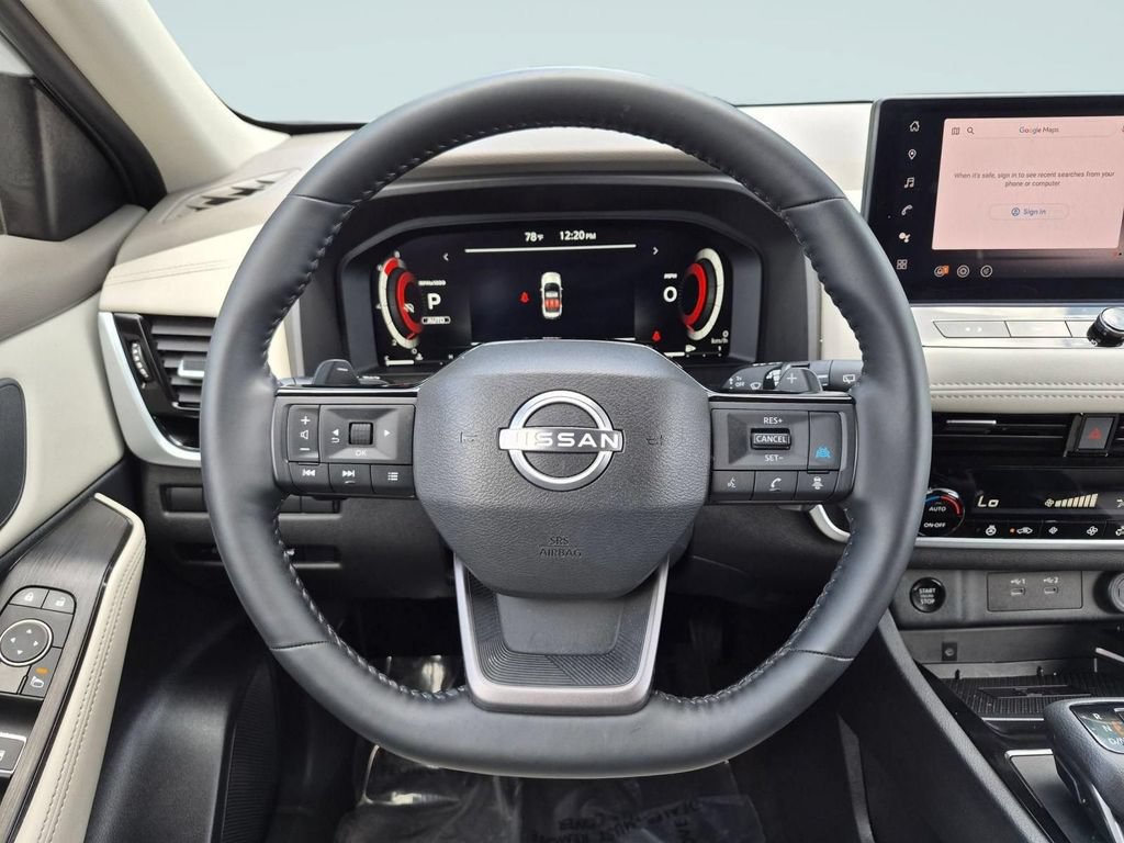 Used 2025 Nissan Rogue SL AWD/4WD image 15