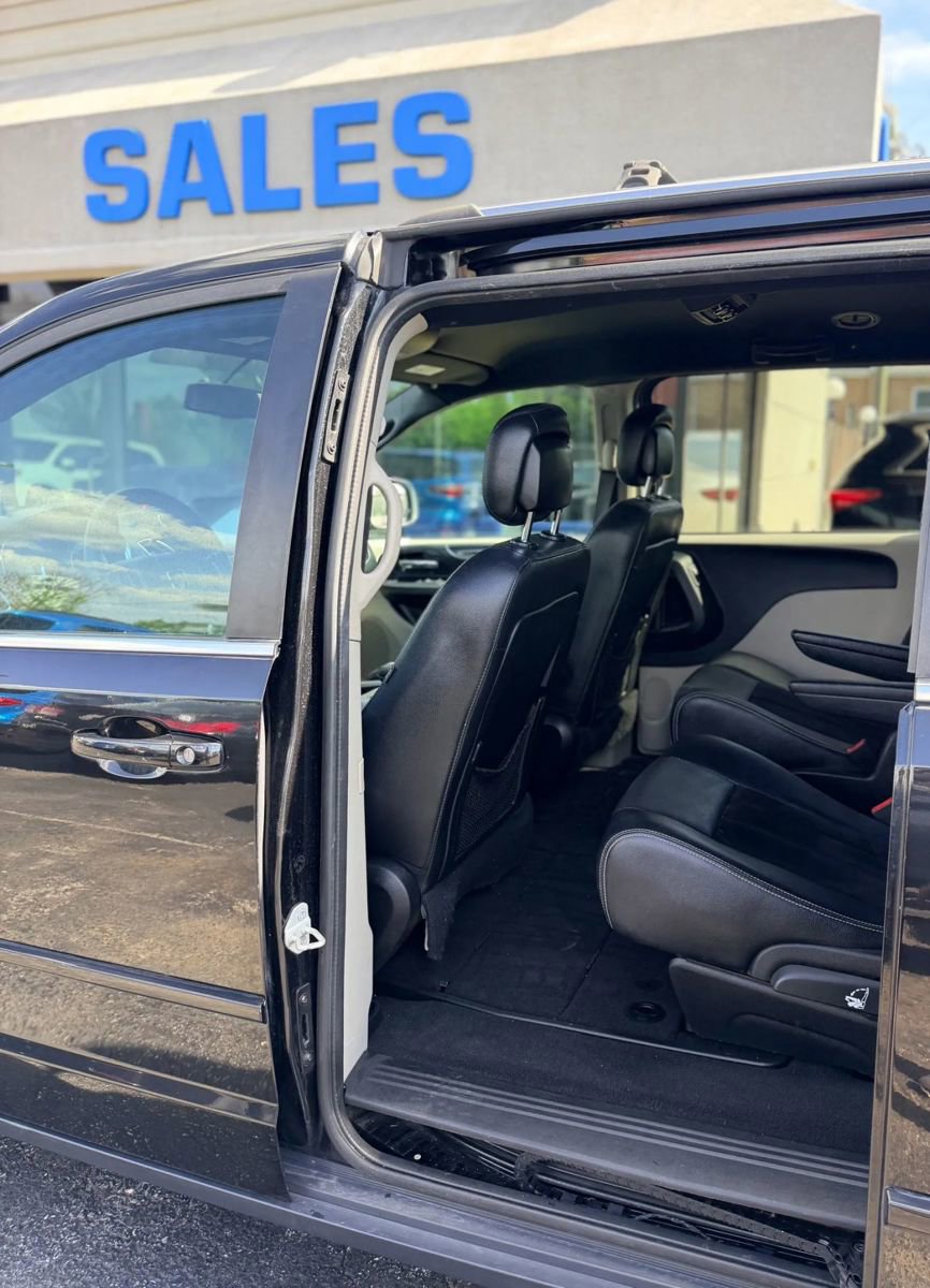 Used 2017 Dodge Grand Caravan SXT FWD image 8