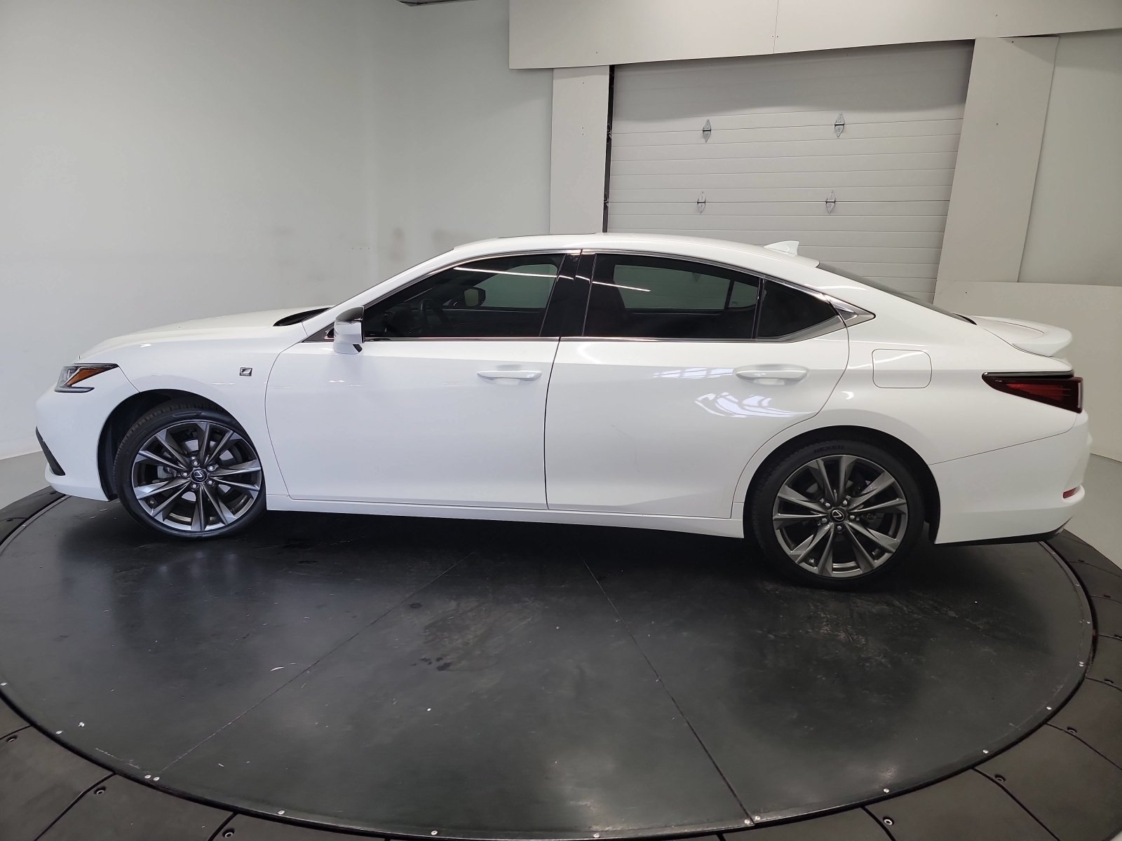 Used 2021 Lexus ES 350 F Sport w/ Accessory Package 2 FWD image 4