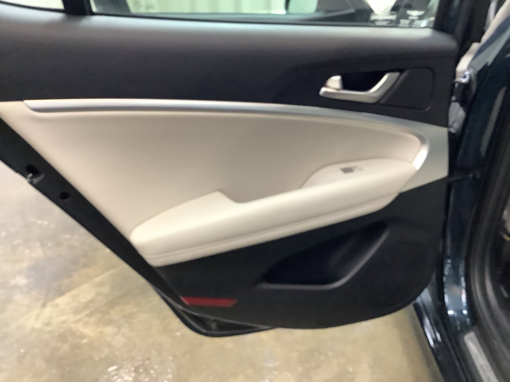 Used 2024 Genesis G70 2.5T image 26