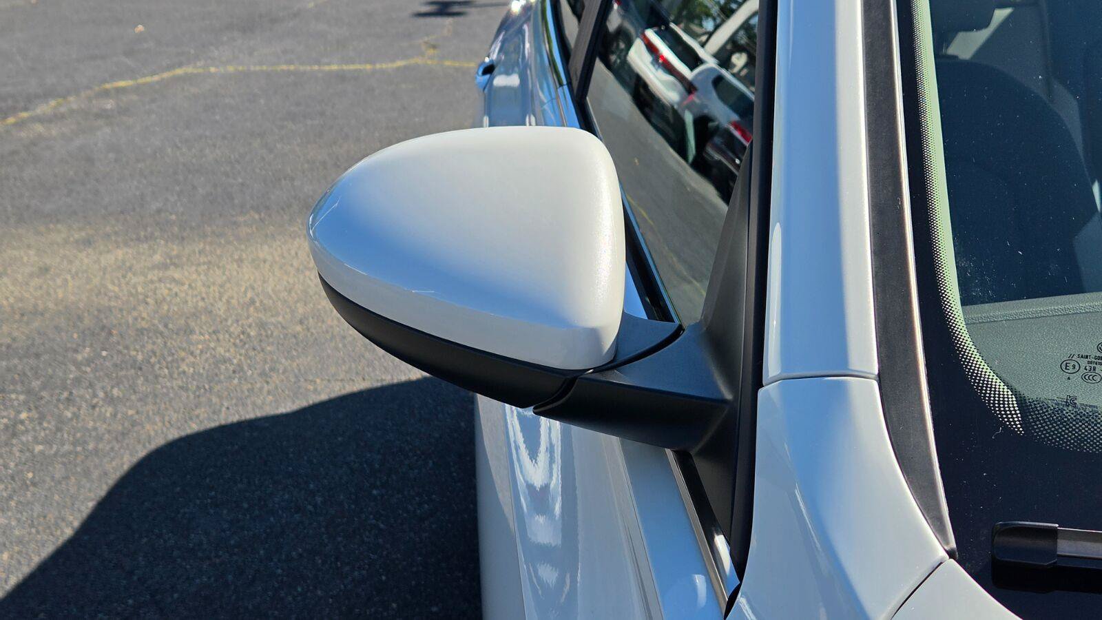 Certified 2025 Volkswagen Jetta SE w/ Sunroof Package FWD image 12