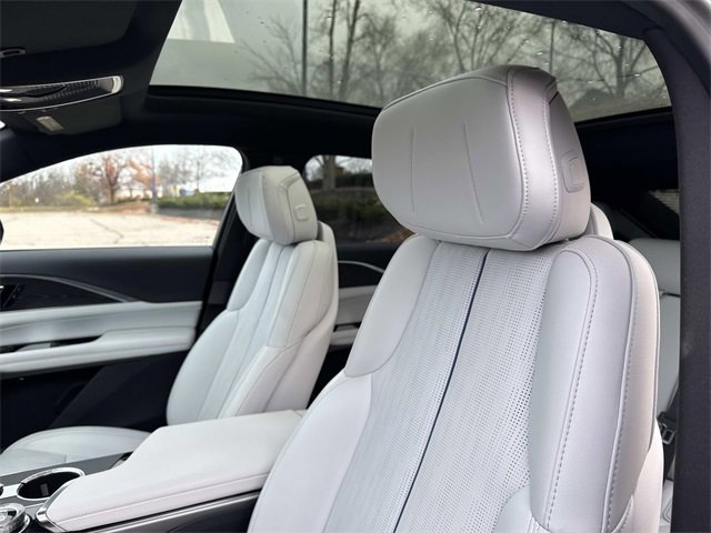 Certified 2024 Cadillac Lyriq Luxury image 17